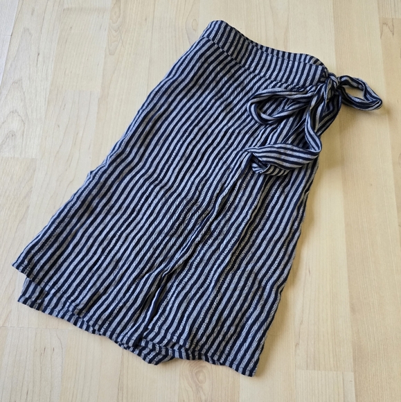 American Eagle Wrap Skirt Size Small - Picture 1 of 13